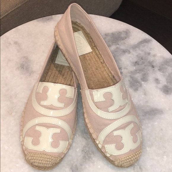Tory Burch Shoes - NWT 🌸 Tory Burch Poppy Logo Espadrilles-pink